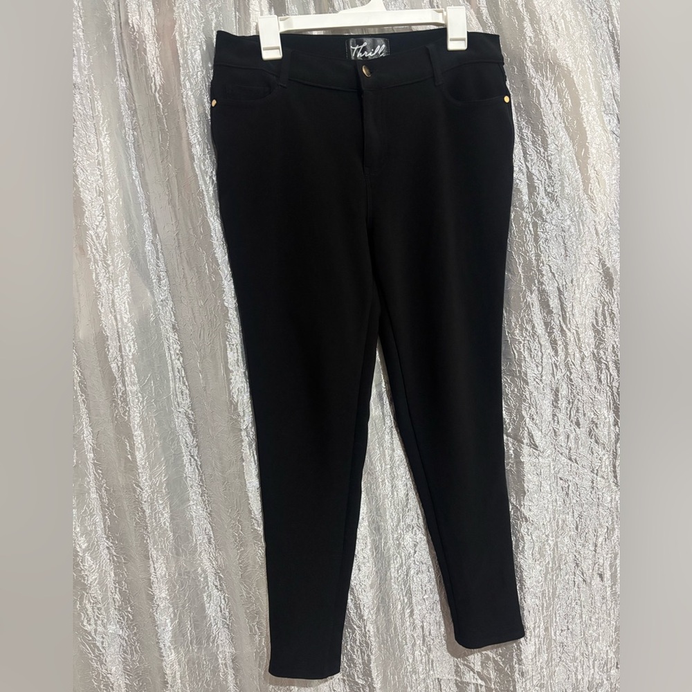 Thrill Black Skinny Pants Sleek Design